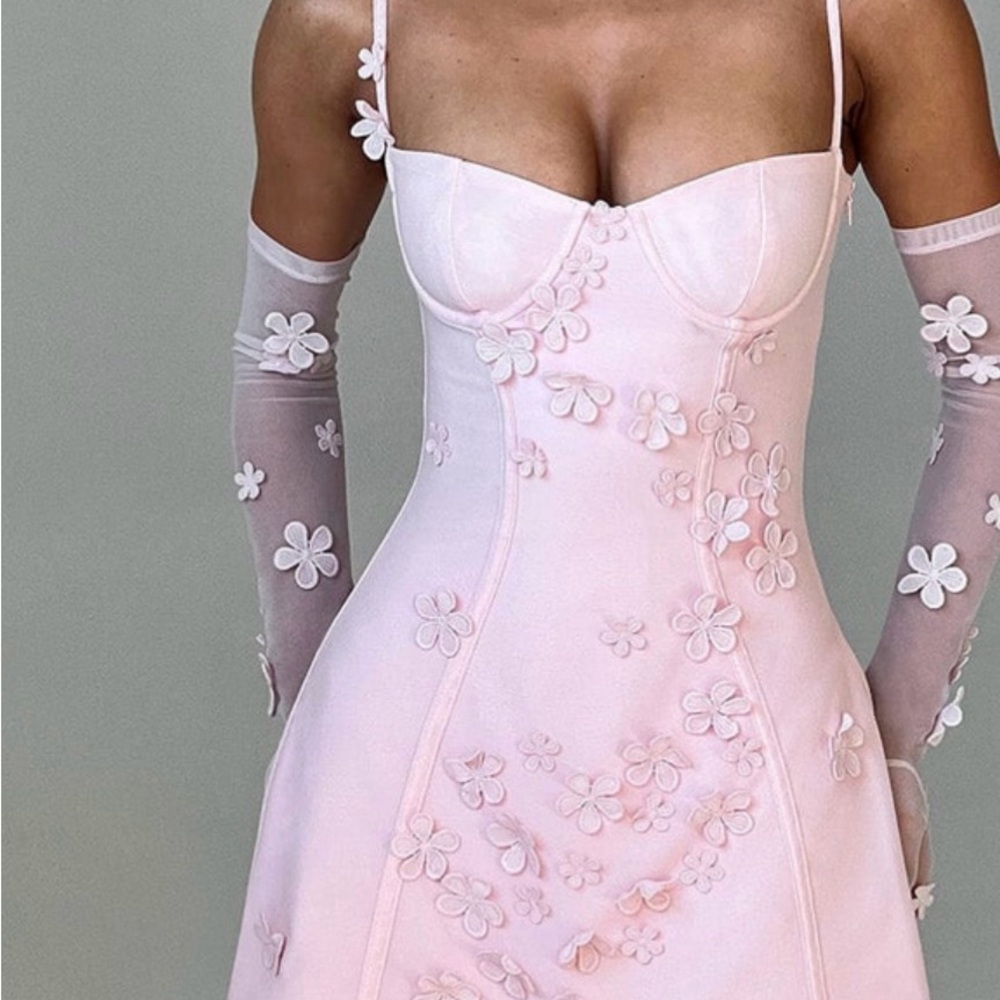 Elegant Pink Floral Women's Mini Dress + Gloves - Picture 3 of 6
